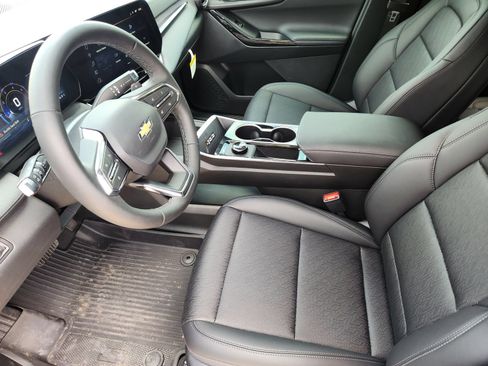 New 2026 Chevrolet Equinox LT w/ Convenience Package II FWD image 13