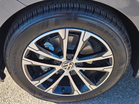 Certified 2025 Volkswagen Jetta Sport FWD image 7