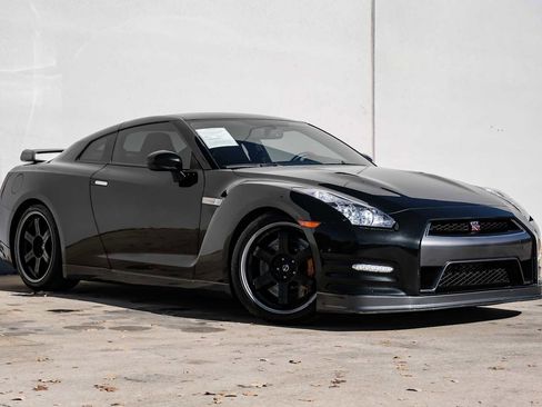 Used 2014 Nissan GT-R Black Edition image 6