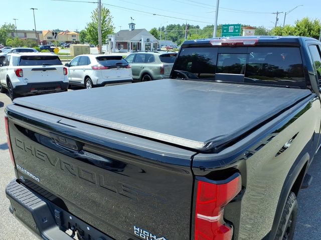 Used 2024 Chevrolet Silverado 2500 High Country w/ Technology Package AWD/4WD image 12