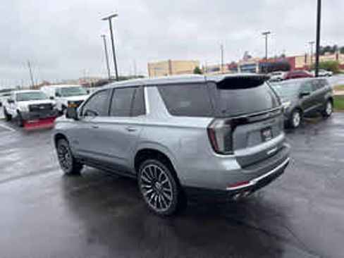 Used 2025 Chevrolet Tahoe High Country AWD/4WD image 7