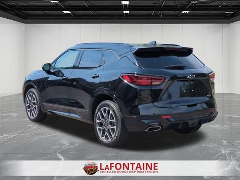 Used 2025 Chevrolet Blazer RS FWD image 3