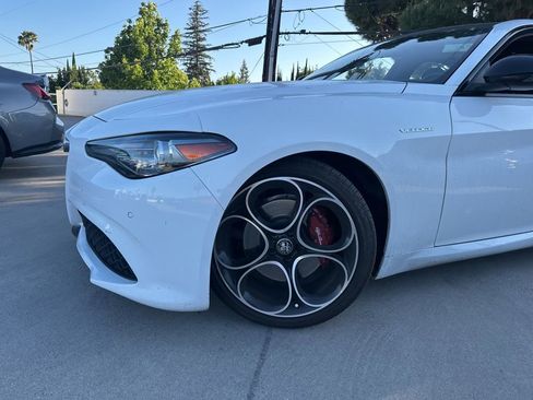 Used 2022 Alfa Romeo Giulia Veloce RWD image 7