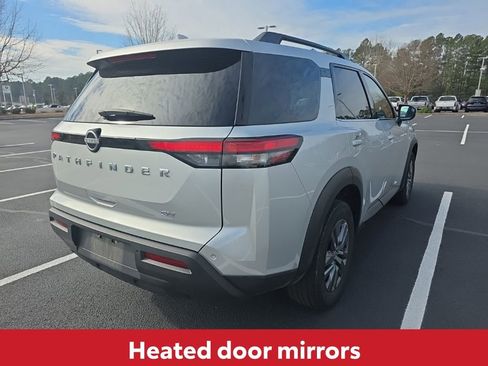 Used 2024 Nissan Pathfinder SV image 10