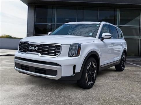 Used 2025 Kia Telluride S FWD image 5