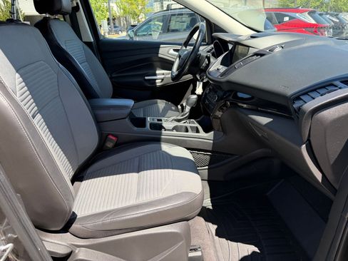 Used 2017 Ford Escape SE w/ Equipment Group 201A AWD/4WD image 30