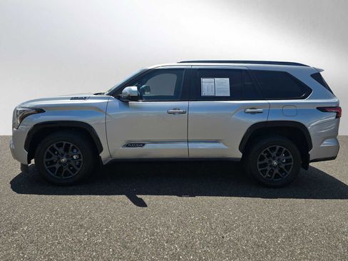 Used 2025 Toyota Sequoia Platinum AWD/4WD image 6