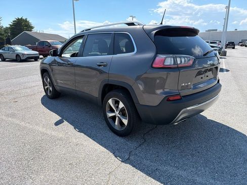 Used 2019 Jeep Cherokee Limited AWD/4WD image 4