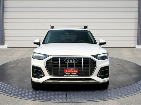 Used 2023 Audi Q5 2.0T Premium w/ Convenience Package AWD/4WD image 2
