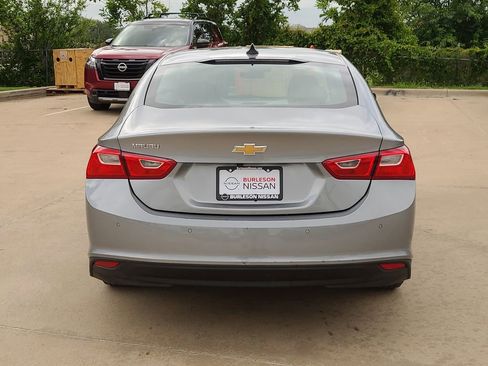Used 2025 Chevrolet Malibu LS FWD image 3