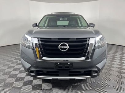 Used 2024 Nissan Pathfinder SL w/ SL Premium Package