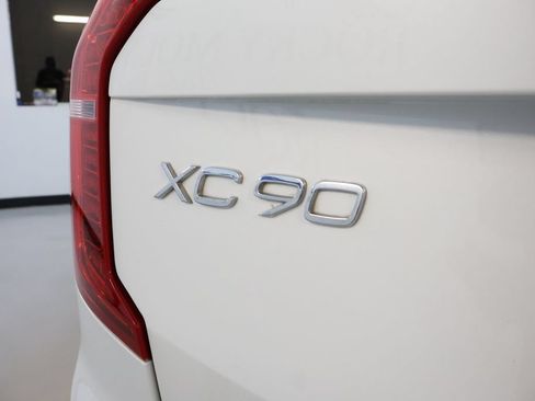Used 2020 Volvo XC90 T6 Momentum w/ Protection Package Premier AWD/4WD image 10