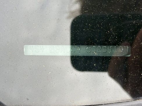 Used 2016 Subaru Outback 2.5i Premium image 2