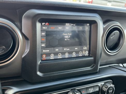 Used 2022 Jeep Wrangler Unlimited Sport image 18