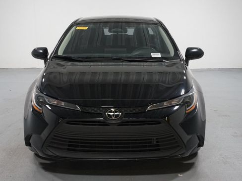 Used 2025 Toyota Corolla LE FWD image 2
