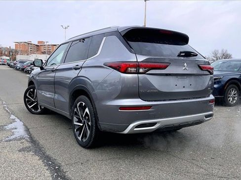 Used 2023 Mitsubishi Outlander SEL image 3