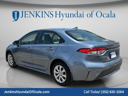 Used 2020 Toyota Corolla LE FWD image 5