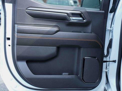 Used 2024 GMC Sierra 1500 AT4 w/ Technology Package image 17