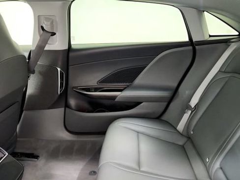 Used 2025 Lucid Air Pure RWD image 43