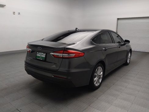 Used 2020 Ford Fusion SE image 9