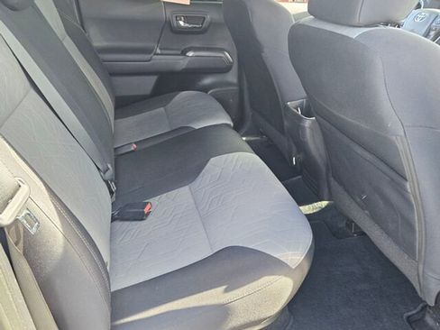 Used 2021 Toyota Tacoma TRD Sport image 12