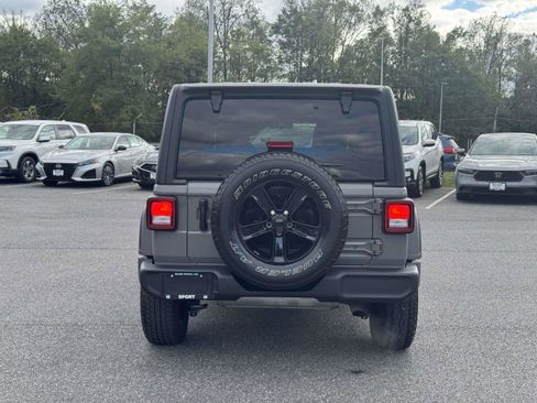 Used 2021 Jeep Wrangler Sport image 24