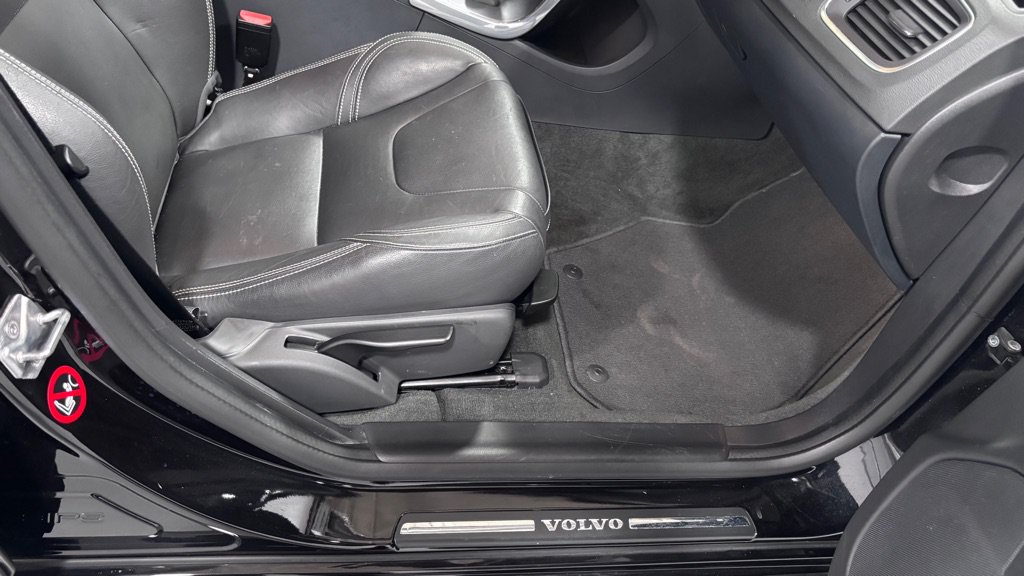 Used 2017 Volvo S60 T5 Dynamic AWD/4WD image 18