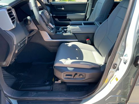 New 2026 Toyota Tundra Limited AWD/4WD image 17