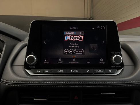 Used 2025 Nissan Rogue SV FWD image 28