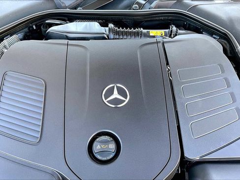 Used 2025 Mercedes-Benz C 300 4MATIC Sedan image 17