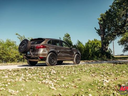 Used 2013 Porsche Cayenne AWD/4WD image 48