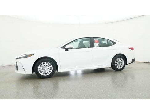 New 2026 Toyota Camry LE image 18