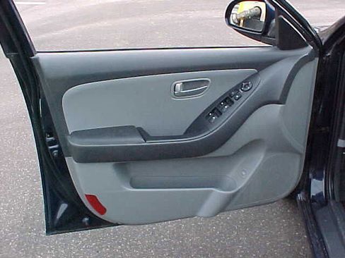 Used 2008 Hyundai Elantra GLS image 17