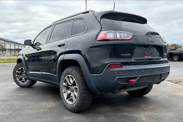 Used 2020 Jeep Cherokee Trailhawk w/ Cold Weather Group AWD/4WD image 3