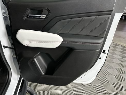 Used 2024 GMC Canyon AT4X image 30