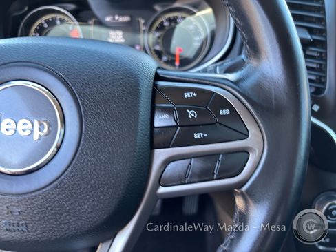 Used 2019 Jeep Cherokee Latitude Plus image 29