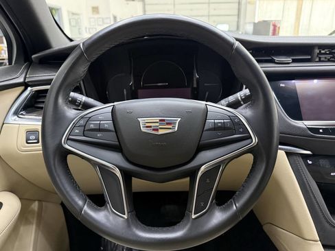 Used 2018 Cadillac XT5 FWD image 22