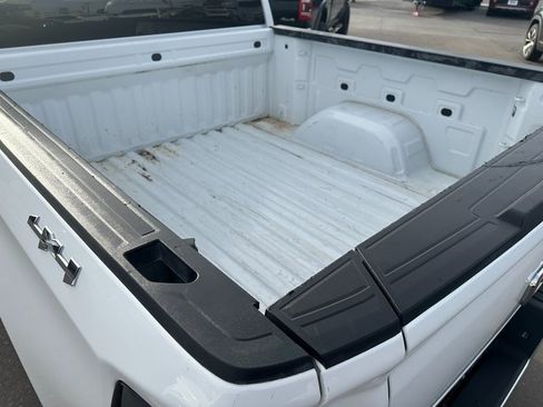 Used 2023 GMC Sierra 1500 SLT image 13