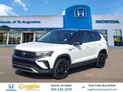 Used 2024 Volkswagen Taos SE w/ Panoramic Sunroof Package