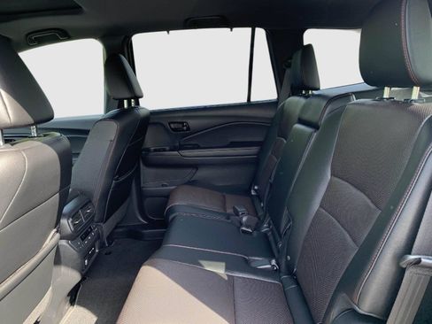 Certified 2024 Honda Passport Black Edition image 40