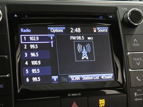 Used 2017 Toyota Camry XLE image 10