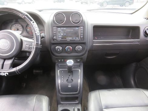 Used 2016 Jeep Patriot High Altitude AWD/4WD image 16