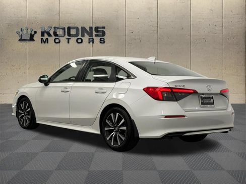 Used 2023 Honda Civic EX image 6