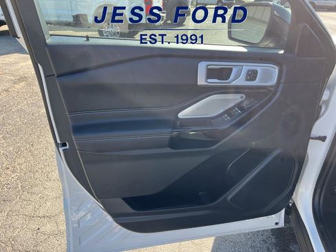 Used 2024 Ford Explorer ST w/ Technology Package image 9