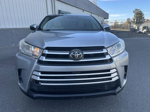 Used 2017 Toyota Highlander LE image 8
