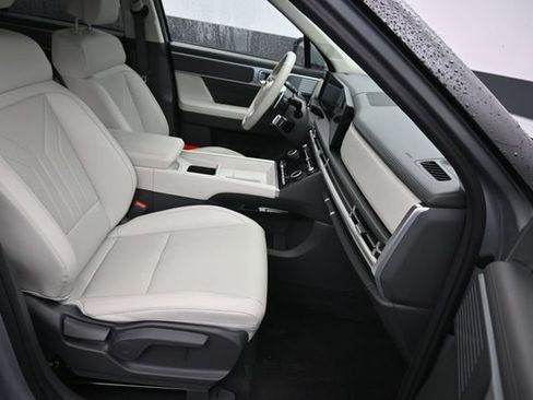 Used 2025 Hyundai Santa Fe SEL AWD/4WD image 10