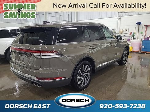 Certified 2025 Lincoln Aviator AWD image 3
