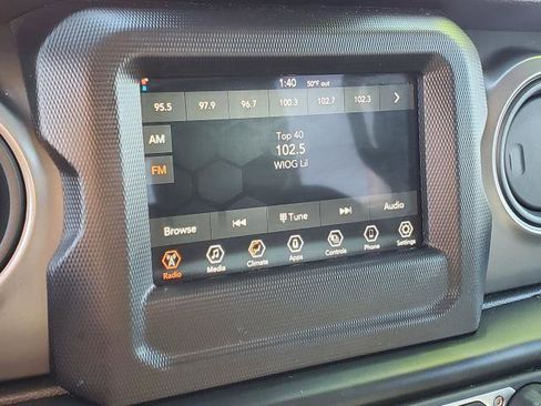 Used 2022 Jeep Wrangler Unlimited Sport image 14