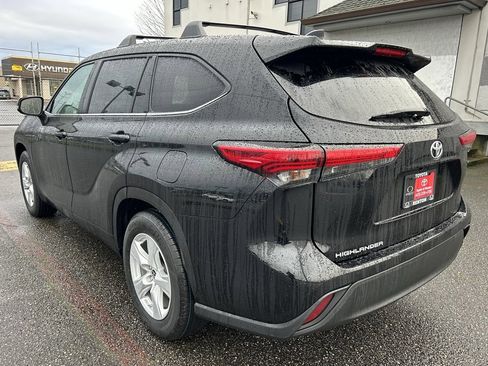 Certified 2023 Toyota Highlander L image 7