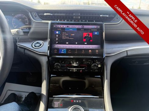 Used 2023 Jeep Grand Cherokee Limited w/ Black Appearance Package image 24